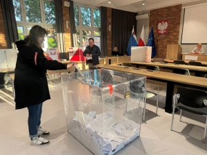 Wybory Prezydenckie 2025: Frekwencja w powiecie nowodworskim do godziny 17.00 – Krynica Morska liderem!