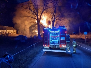 Pożar zabytkowego spichlerza w Lubieszewie