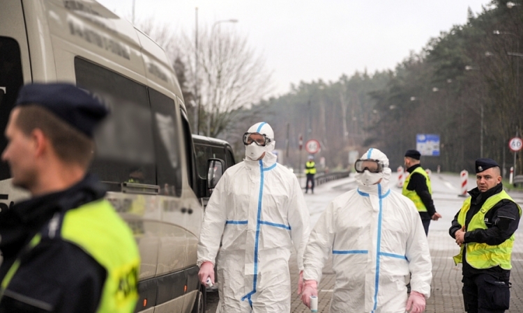 Złamali kwarantannę, zostaną ukarani. Policjanci ostrzegają przed lekkomyślnością