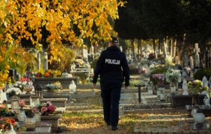 Zadbaj o swoje bezpieczeństwo w okresie Wszystkich Świętych